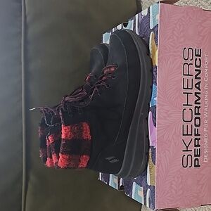 Skechers Glacial Ultra Timber Boots Size 7